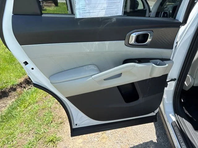 Used 2023 White Kia SX image 19
