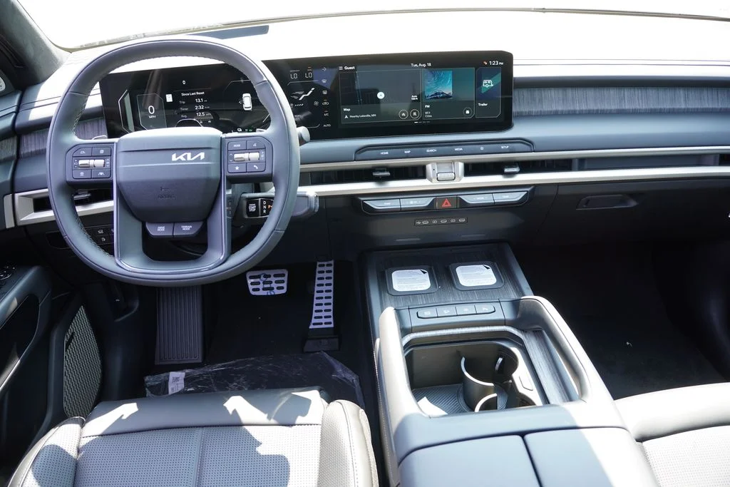 New 2027 Ebony Black Kia SX Prestige image 15