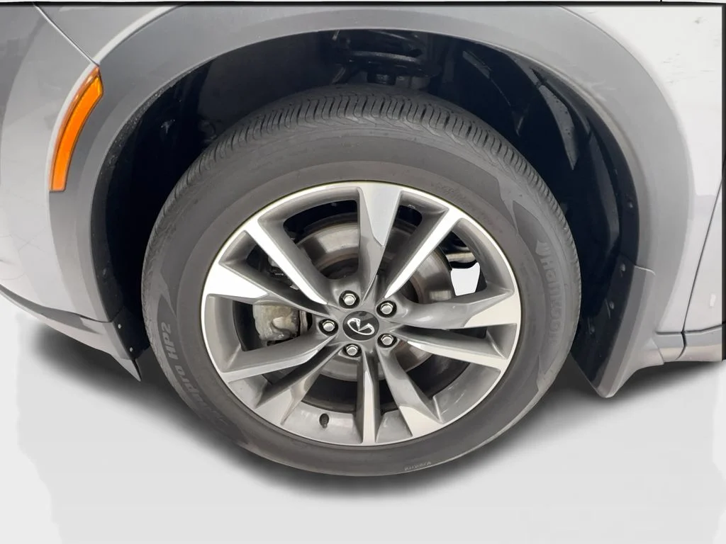 Used 2025 Gray INFINITI LUXE image 13