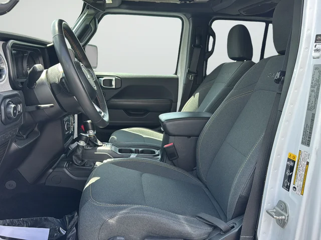 Used 2024 White/off-white Jeep Sahara image 10