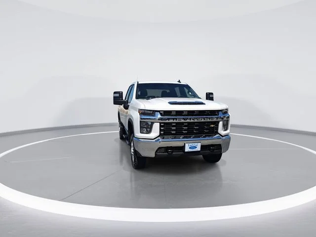 Used 2022 White Chevrolet LT image 2