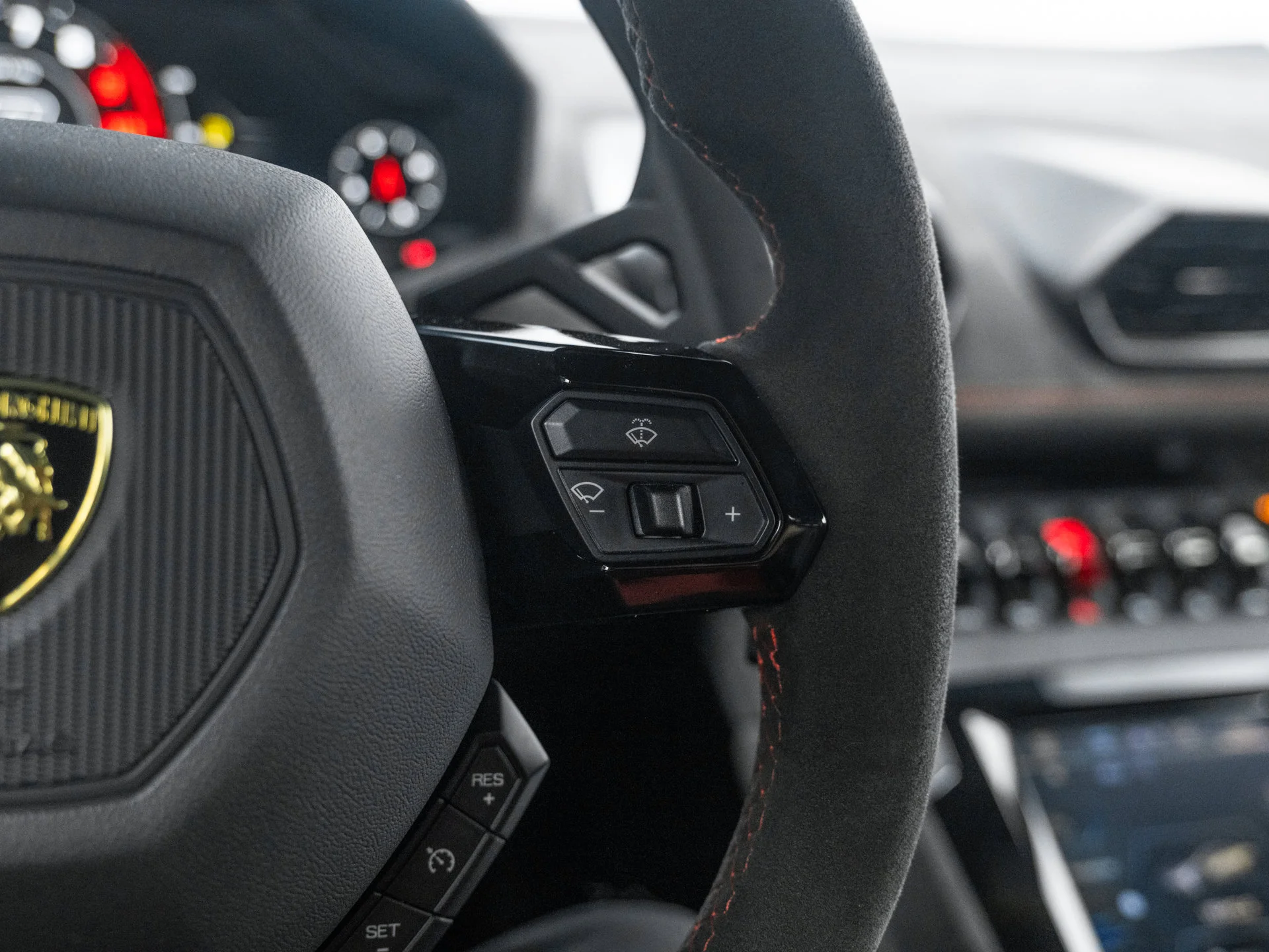 Used 2023 Blu Grifo Matte Lamborghini  image 47