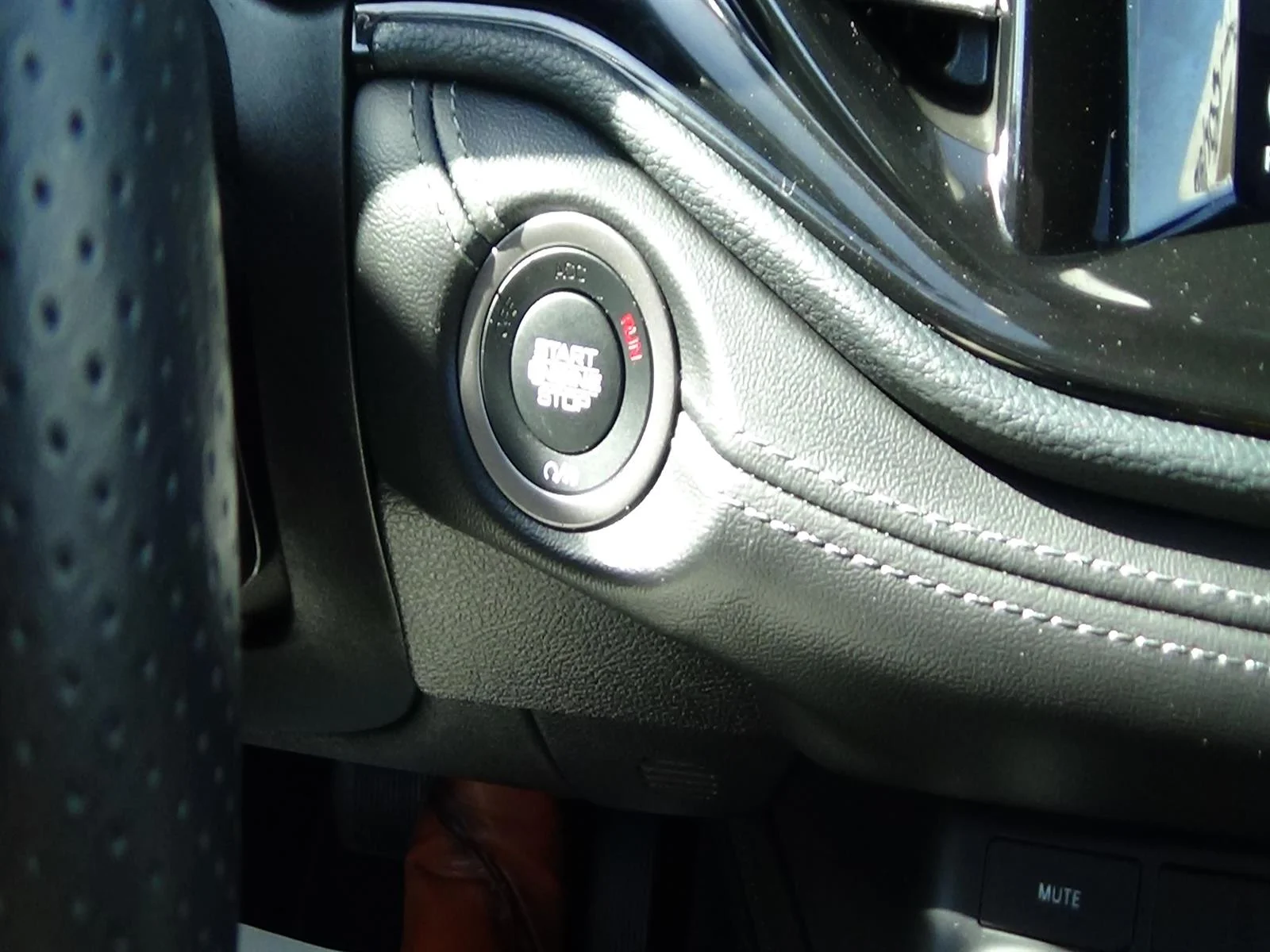 Certified Used 2024 Diamond Black Clear Coat (pxj) Dodge SXT Plus image 26