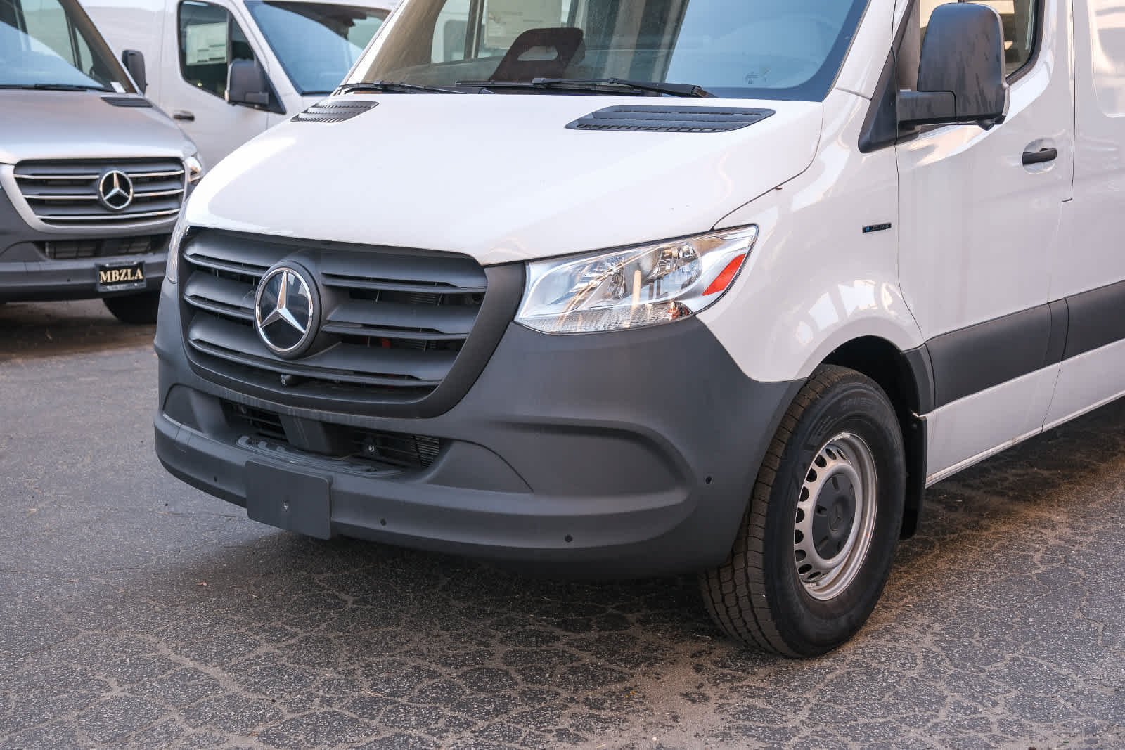 New 2025 Arctic White Mercedes-Benz Cargo 170 WB High Roof RWD Electric Motor image 11