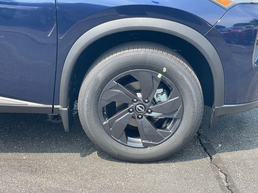 New 2026 Deep Ocean Blue Pearl Nissan SV image 24