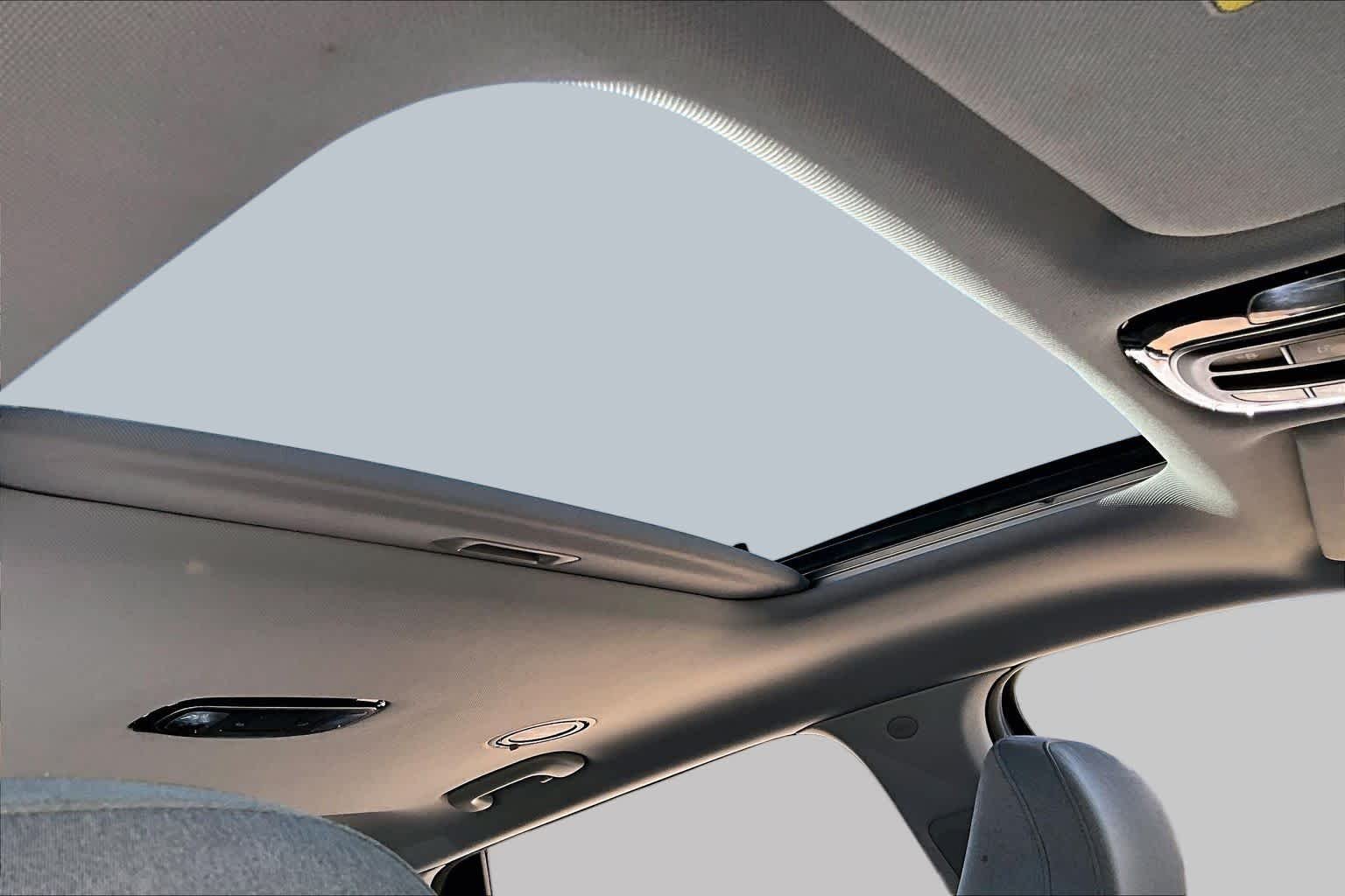 Used 2021 Rainforest Hyundai SEL image 13