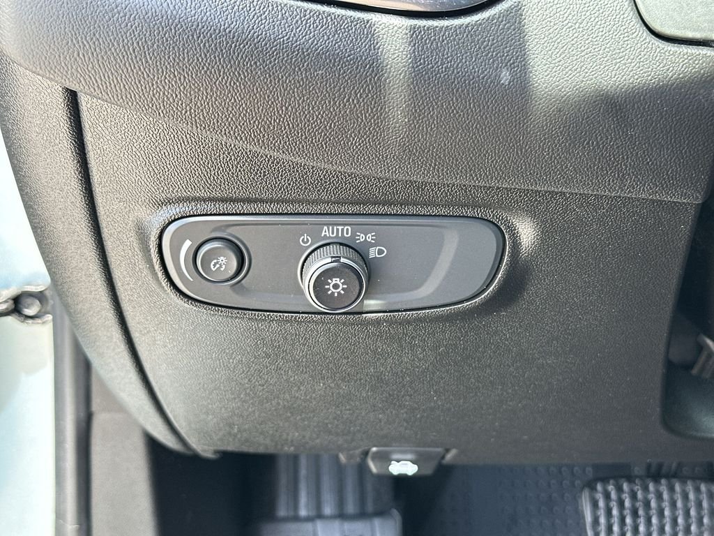 2022 Chevrolet Equinox LT - Photo 18