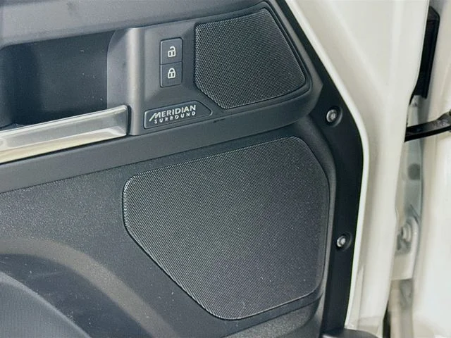 New 2026 Fuji White Land Rover X-Dynamic SE image 21