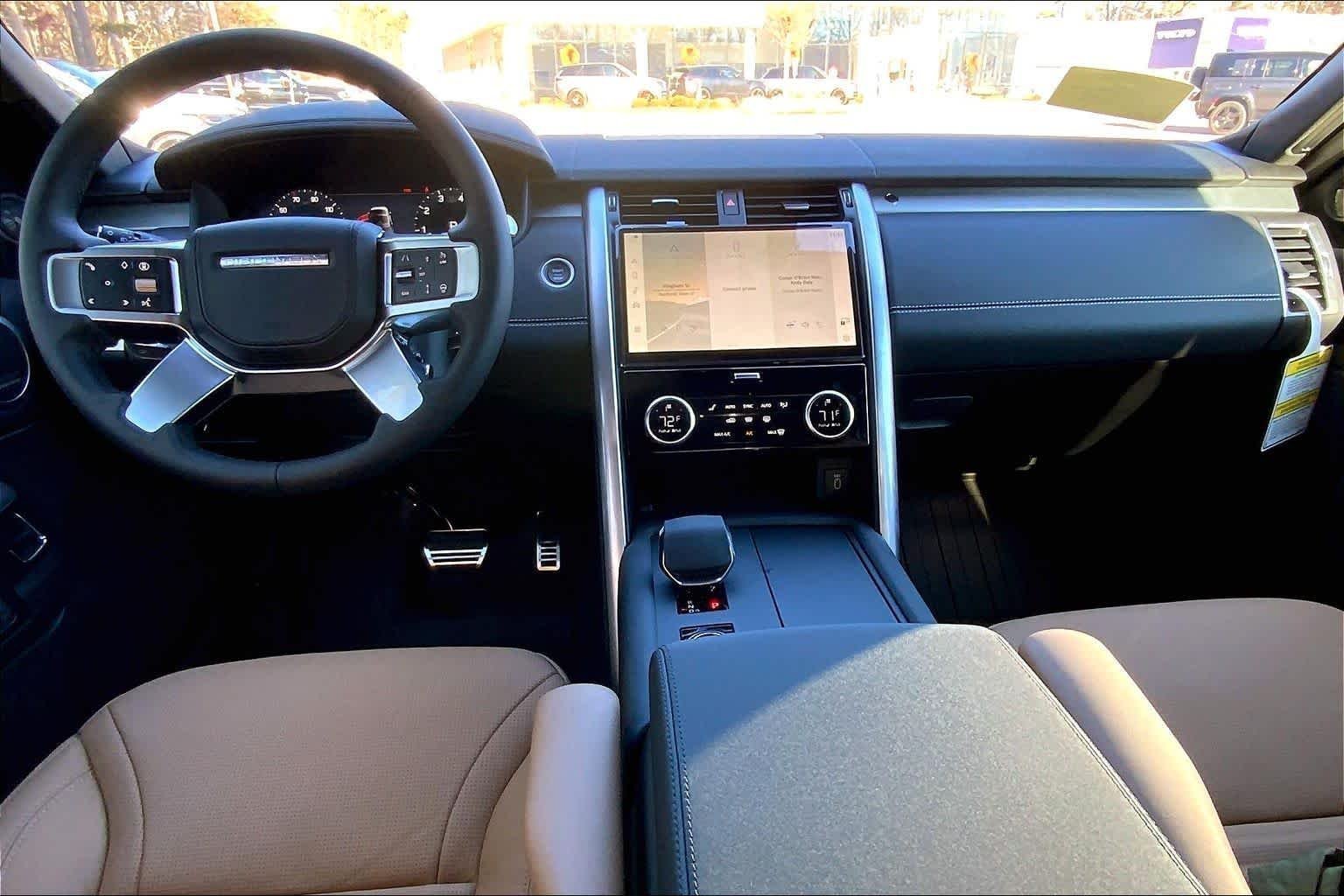 View vehicle photo 7