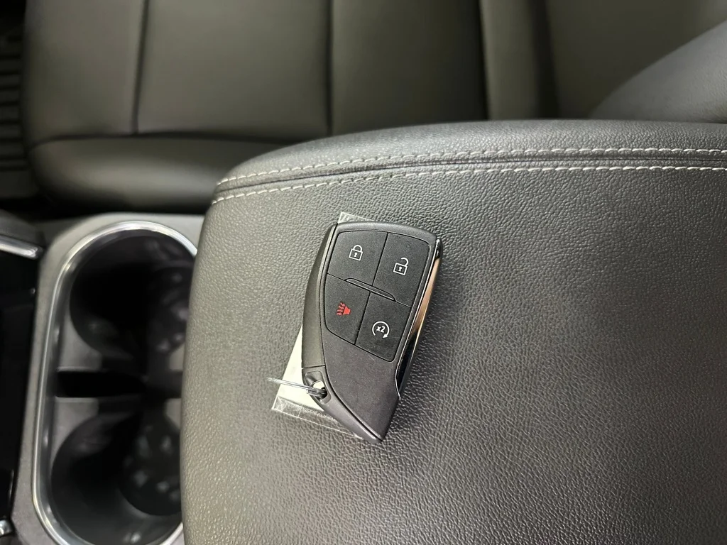 Certified Used 2026 Onyx Black GMC Elevation image 4
