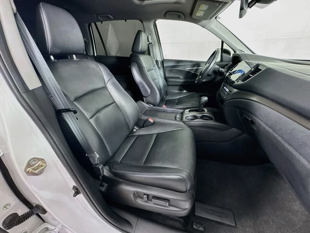 Used 2020 White Honda EX-L image 38