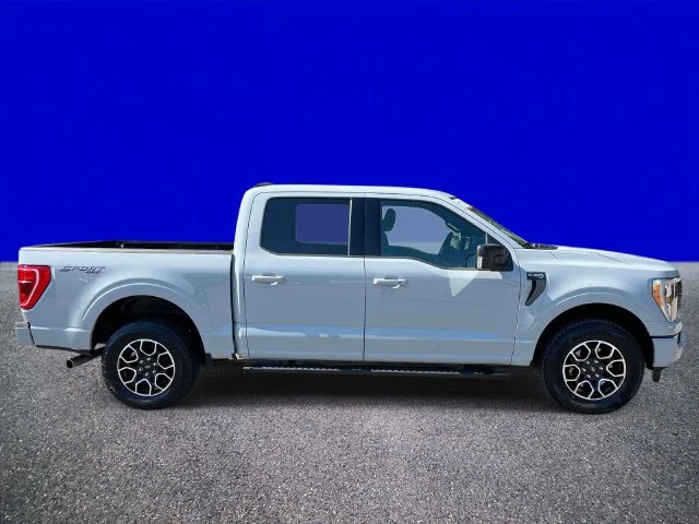 Used 2023 Avalanche Ford XLT image 2