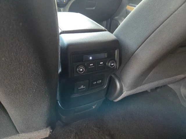 Used 2021 White GMC SLE image 7