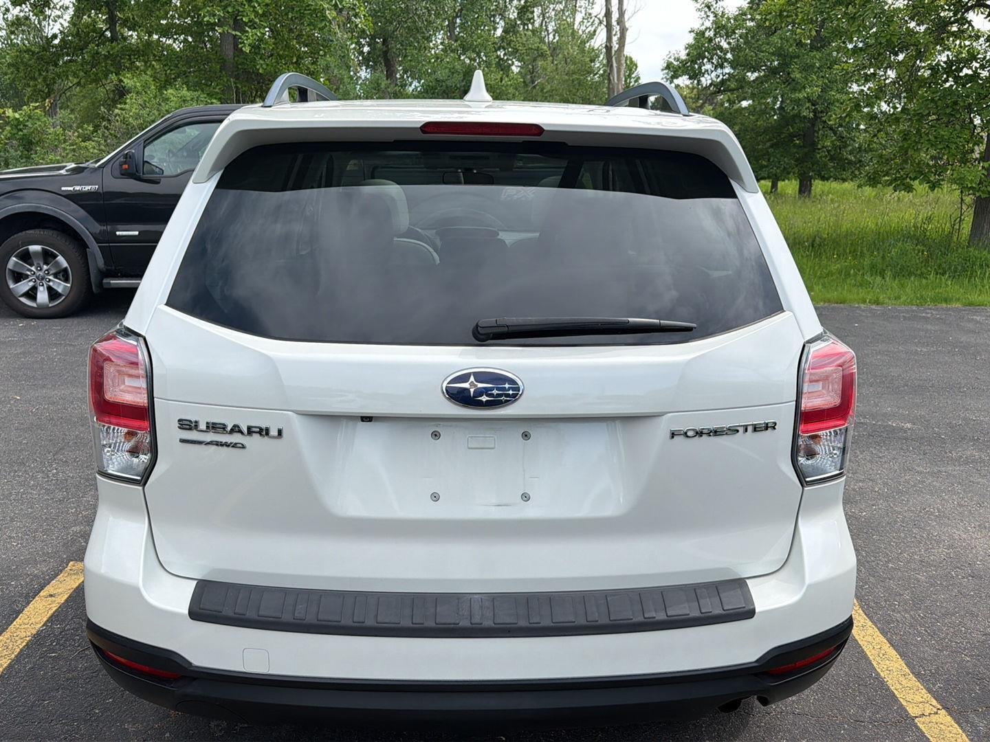 Used 2018 Crystal White Pearl Subaru Premium image 5