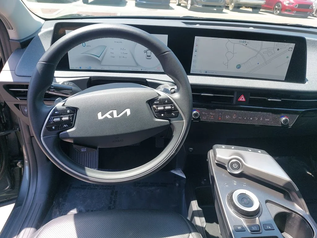 Used 2023 Gray Kia Wind image 16