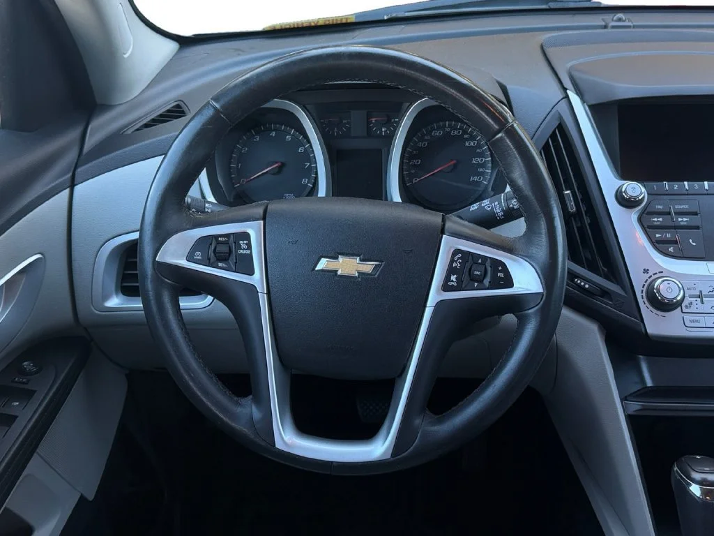 Used 2016 PATRIOT BLUE METALLIC Chevrolet LT image 18