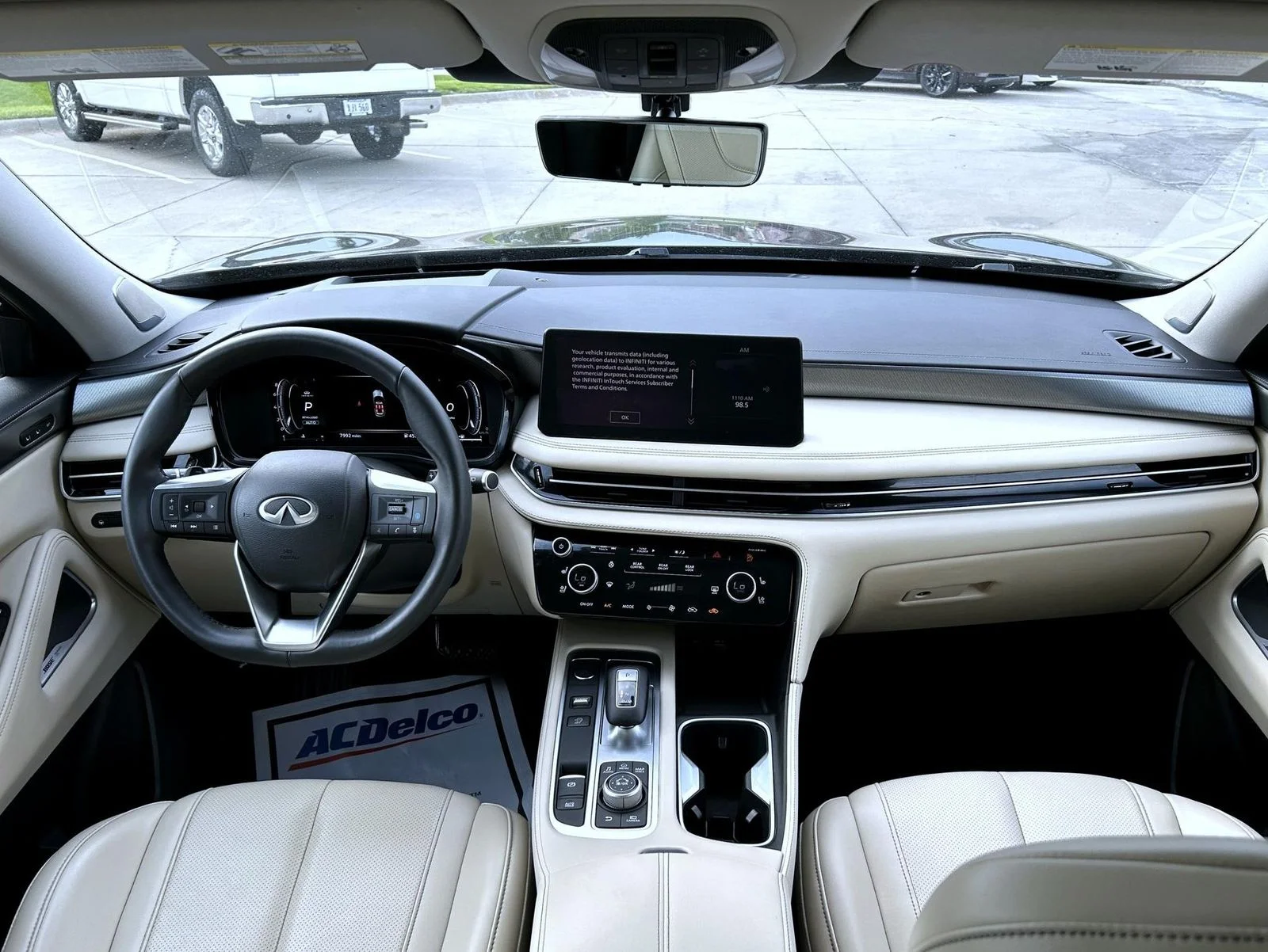 Used 2025 Black INFINITI LUXE image 12