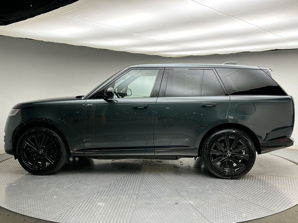 Used 2025 Belgravia Green Metallic Land Rover Autobiography image 10