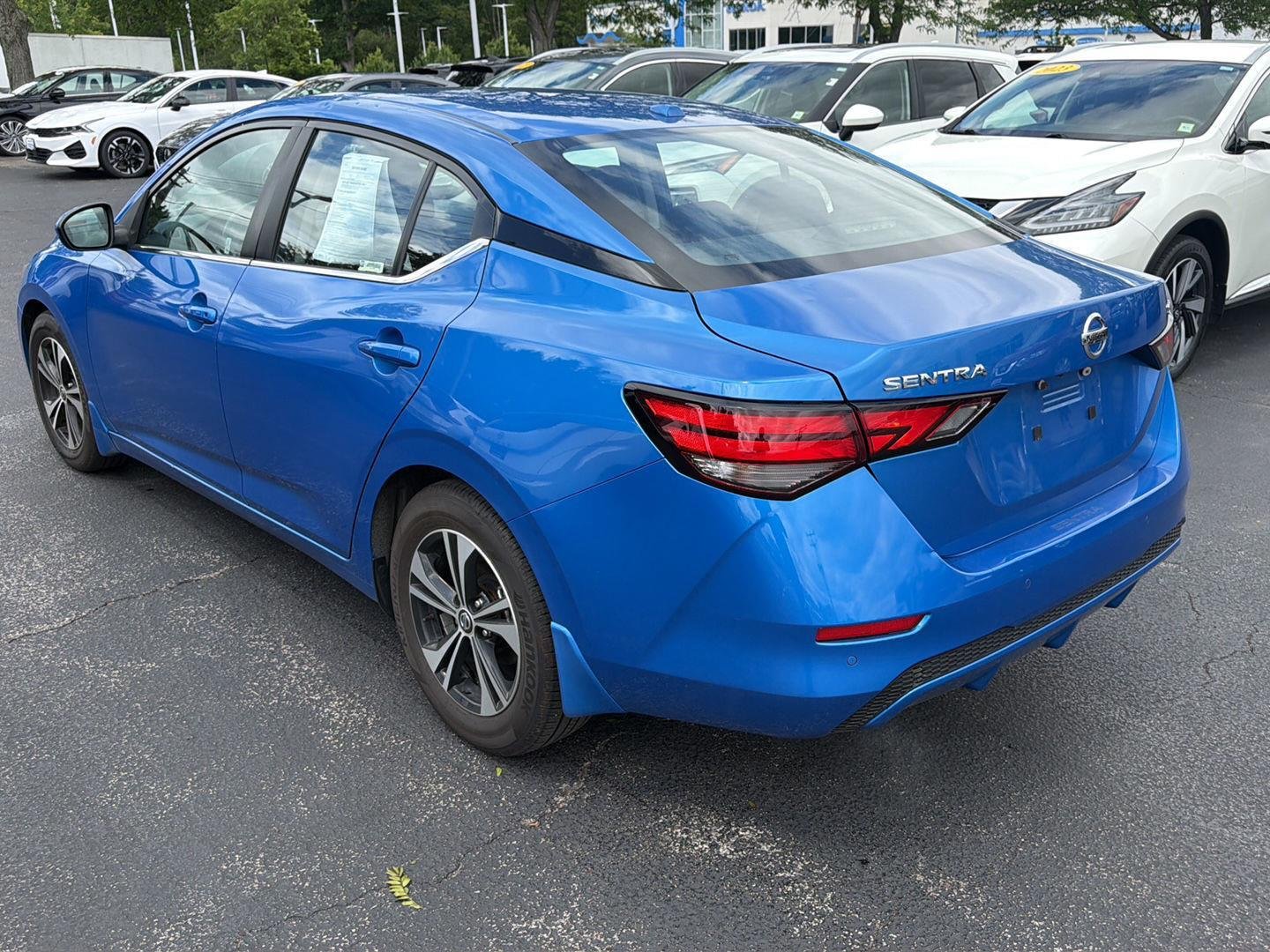 Used 2022 Electric Blue Metallic Nissan SV image 4