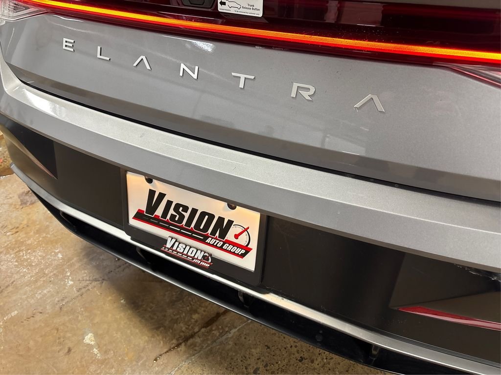 2025 Hyundai Elantra SEL - Photo 14