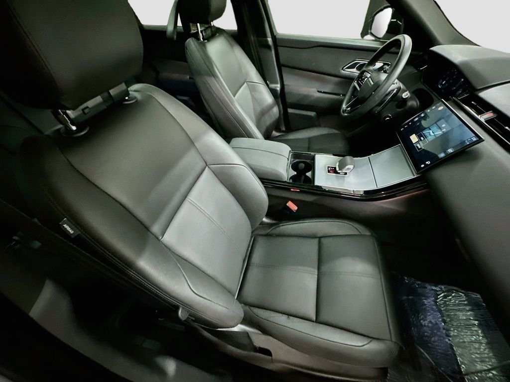 Used 2025 White Land Rover S image 29
