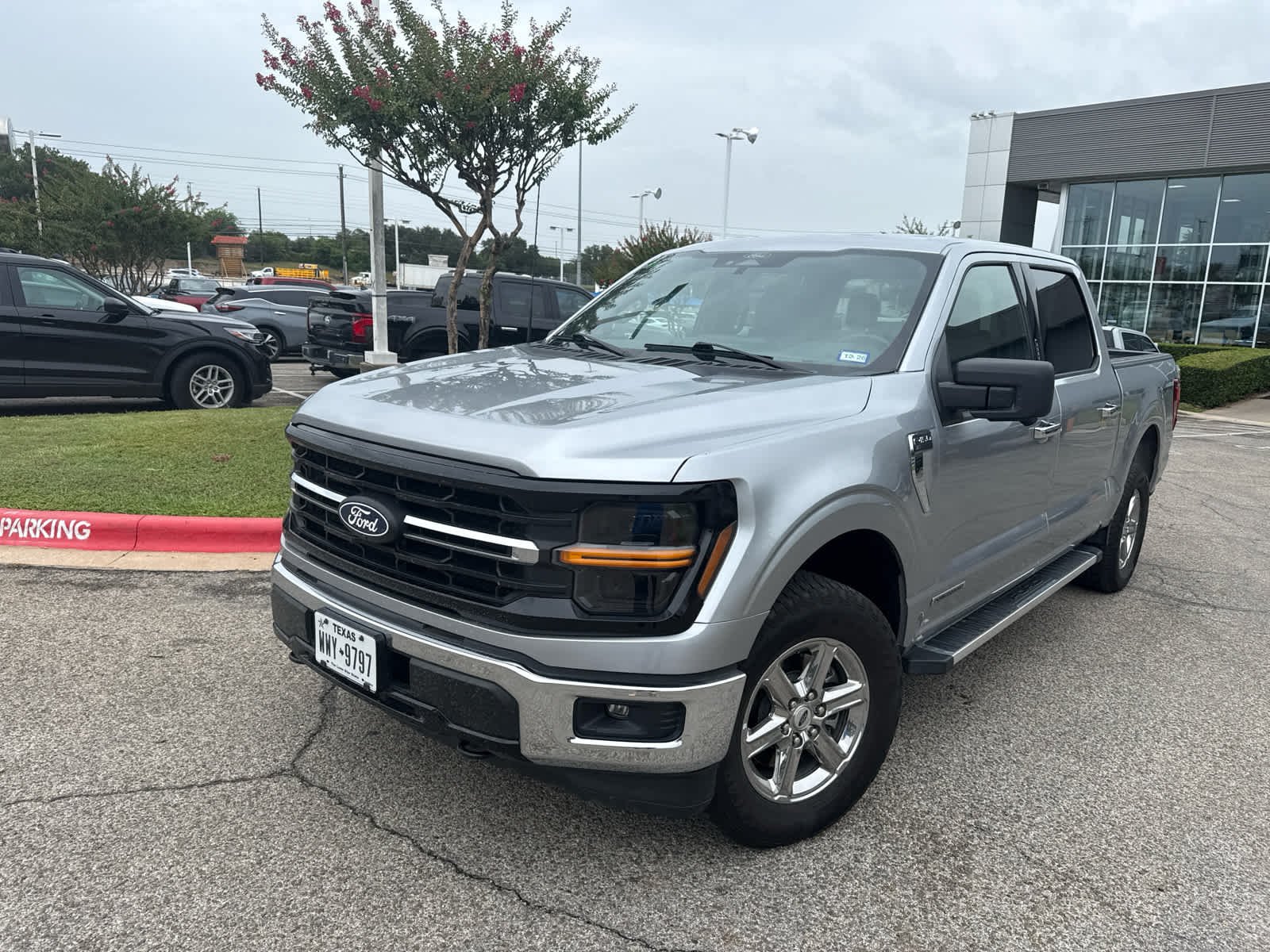 Used 2024 Iconic Silver Ford XLT image 6