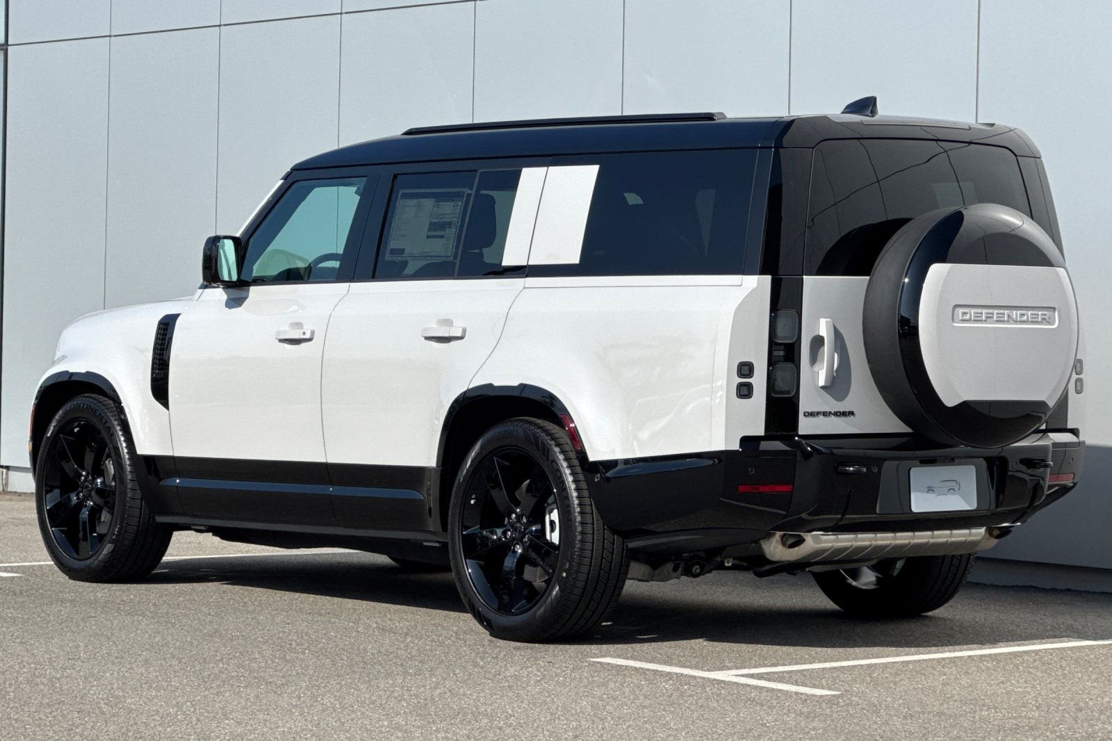 New 2026 Borasco Grey Land Rover X-Dynamic SE image 3