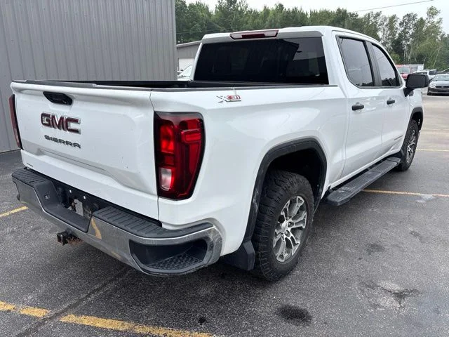 Used 2023 Summit White GMC Pro image 3