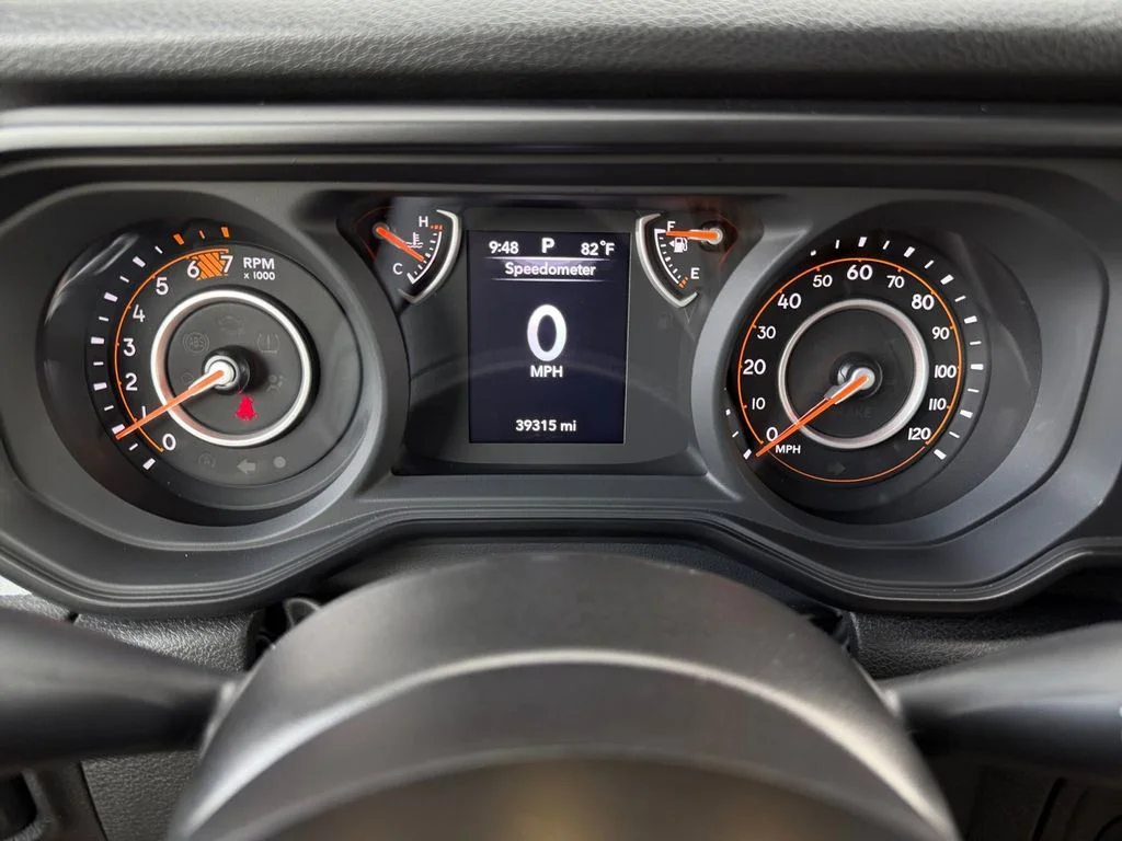 Used 2024 Gray Jeep Sport S image 18