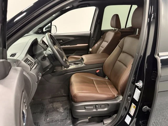 Used 2025 Black Honda RTL image 11