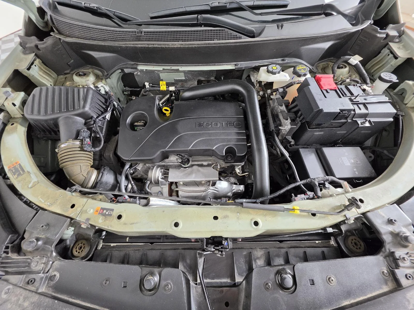 Used 2025 Cacti Green Chevrolet AWD ACTIV image 24