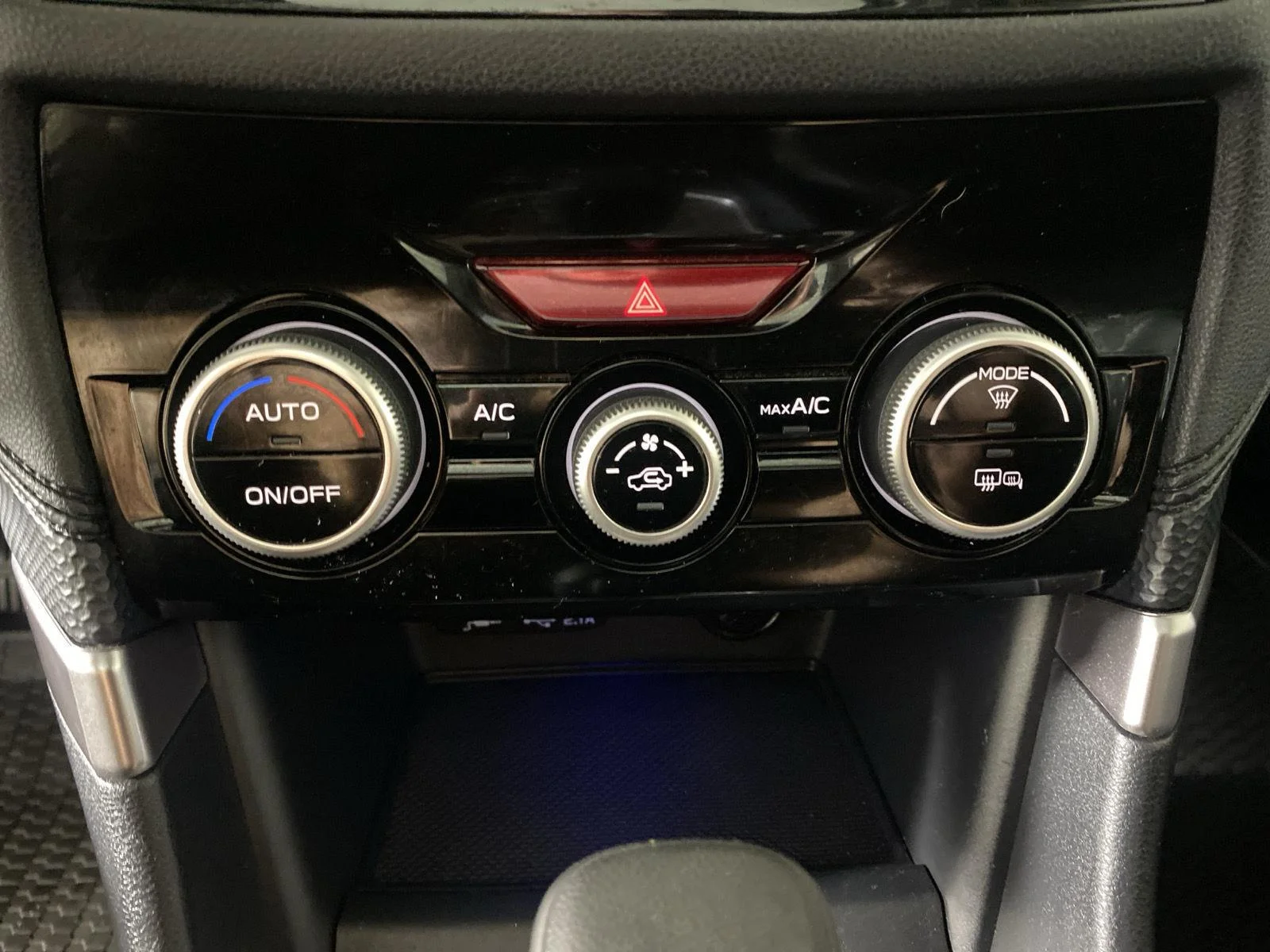 Used 2023  Subaru Premium image 19