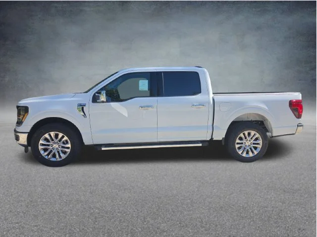 New 2026 Oxford White Ford XLT image 5