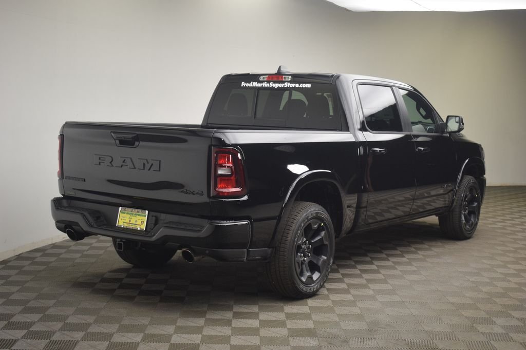 New 2026 Diamond Black Crystal Pearl-Coat Exterior Paint RAM Big Horn/Lone Star image 5