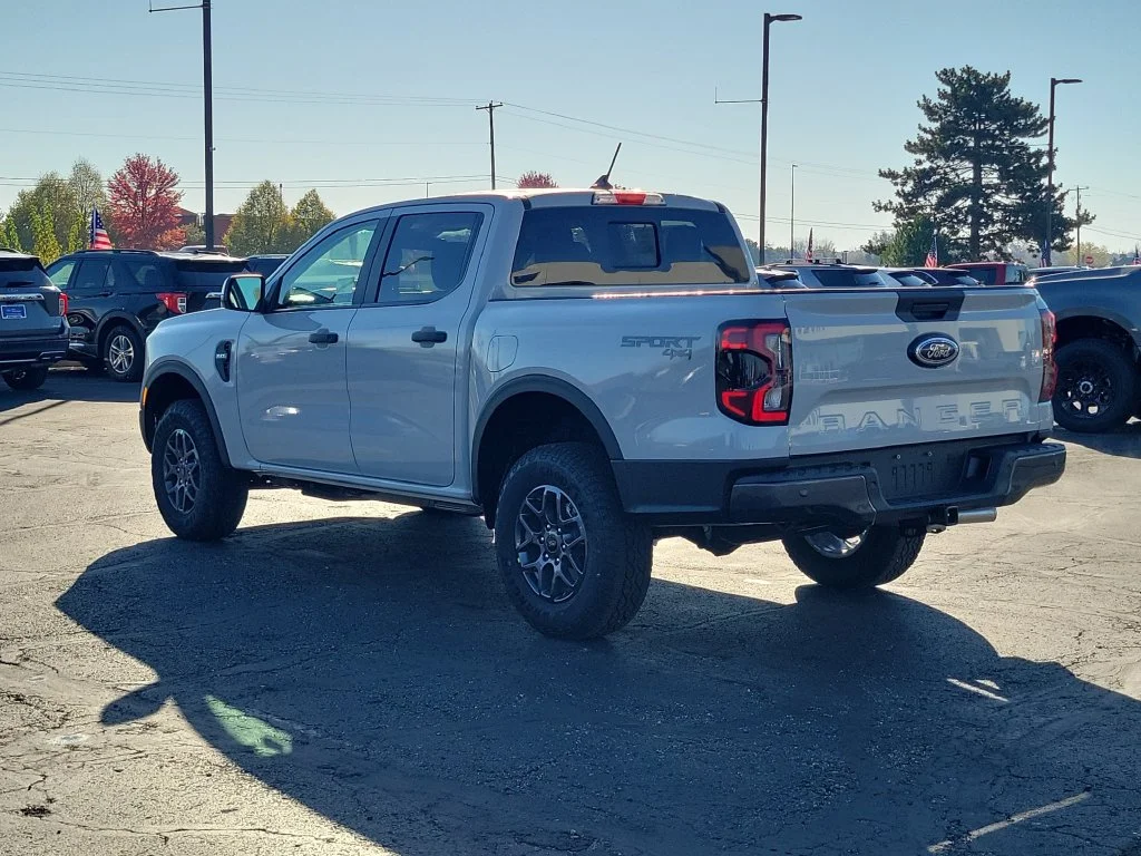 New 2026 Avalanche Ford XLT image 3