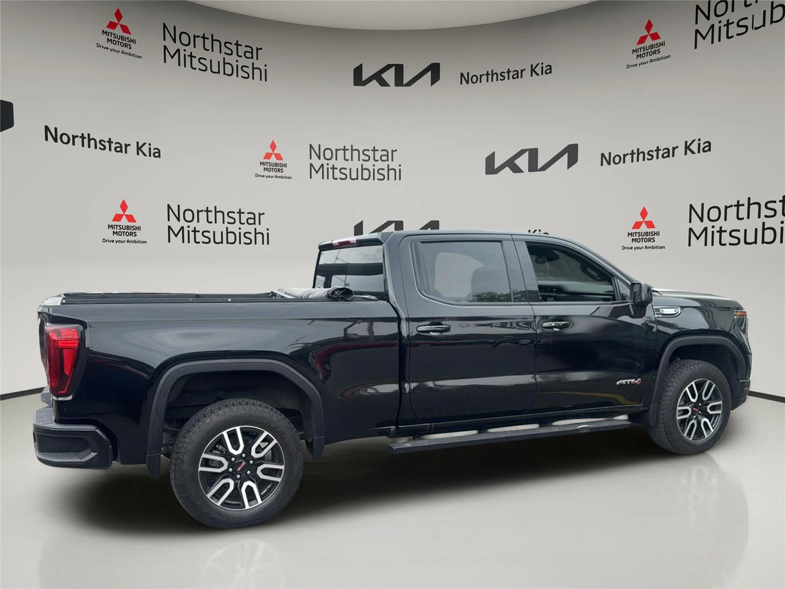 Used 2022 Onyx Black GMC AT4 image 6