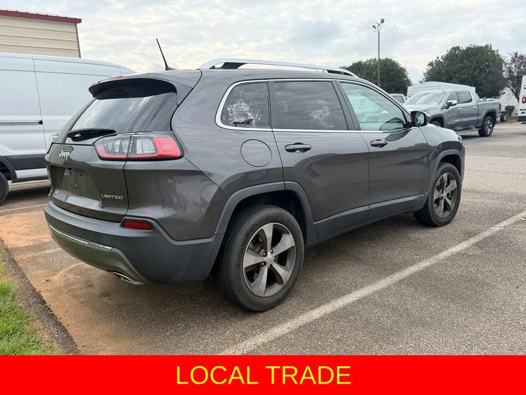 Used 2019 Gray Jeep Limited 4x4 image 3