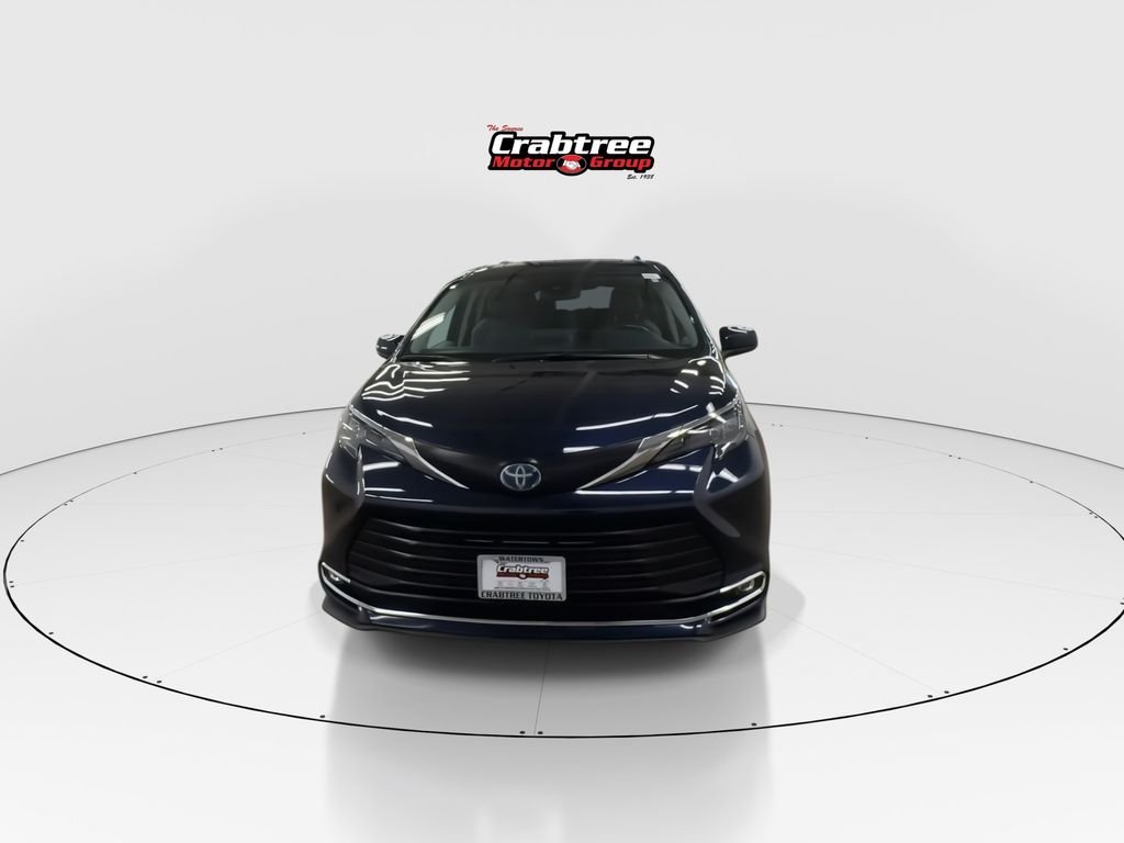 Used 2024 Toyota Sienna Van