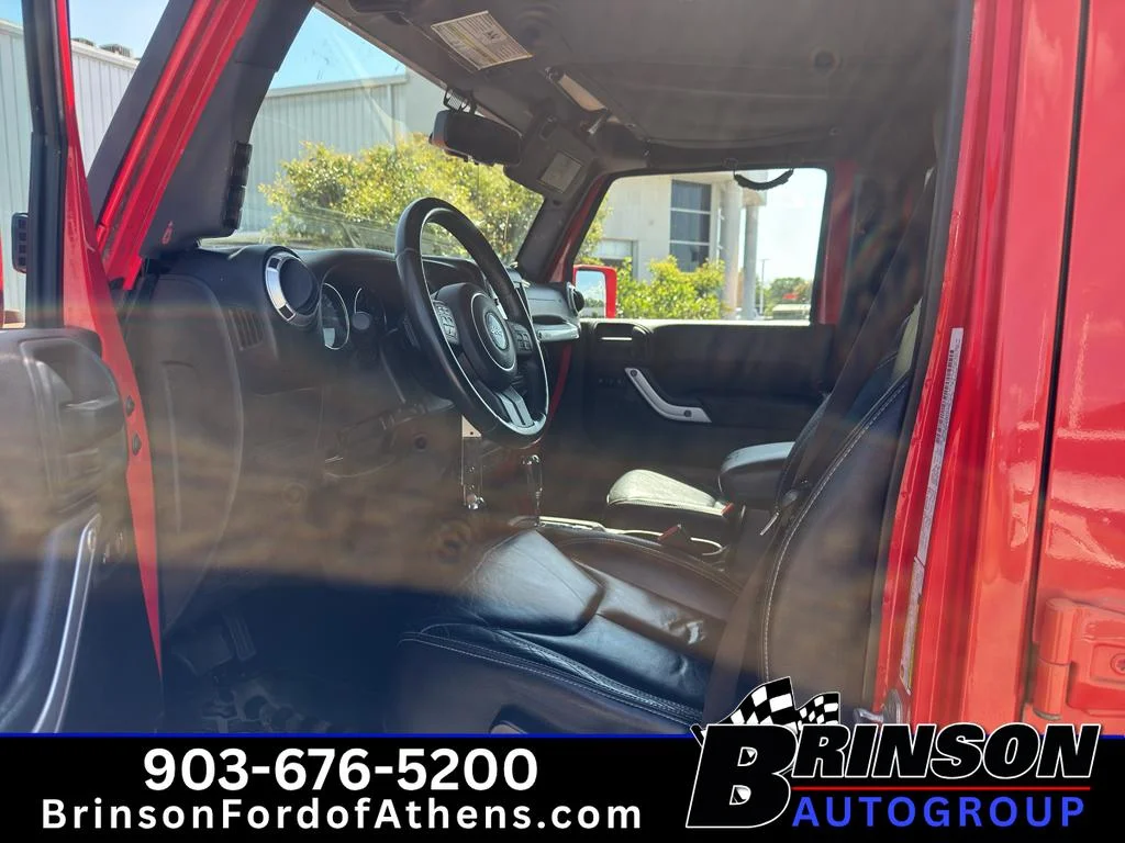 Used 2013 Rock Lobster Clearcoat Jeep Sahara image 12