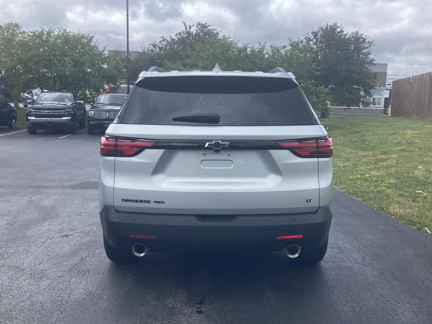Used 2022 Silver Ice Metallic Chevrolet LT Cloth image 6