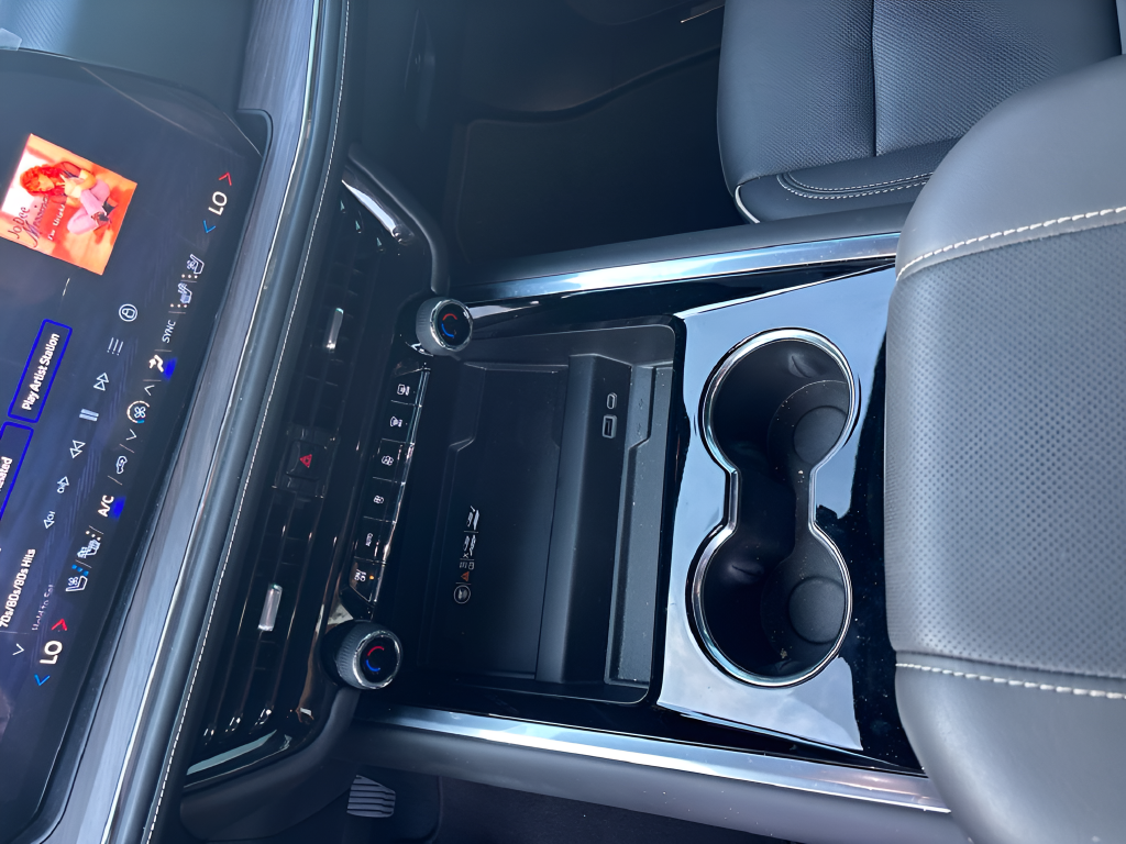 Used 2025 Black Chevrolet Premier image 19