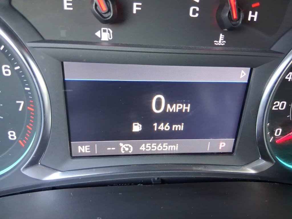 Used 2023 SUMMIT WHITE Chevrolet LT Cloth image 17