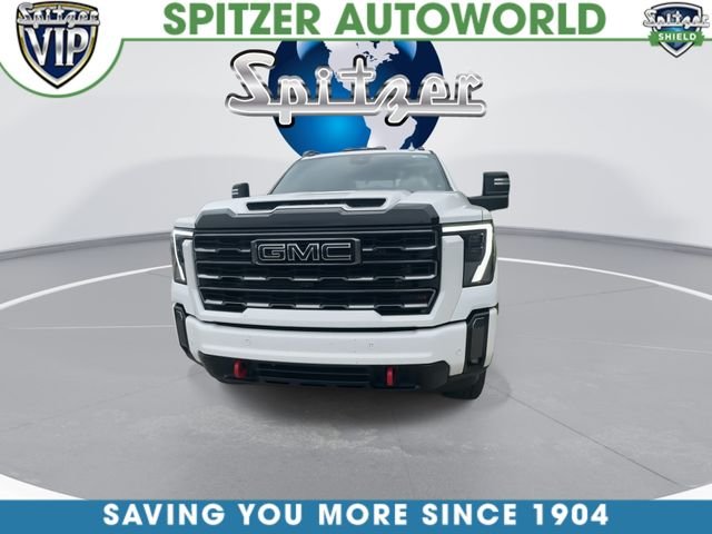 Used 2024 White GMC AT4 image 3