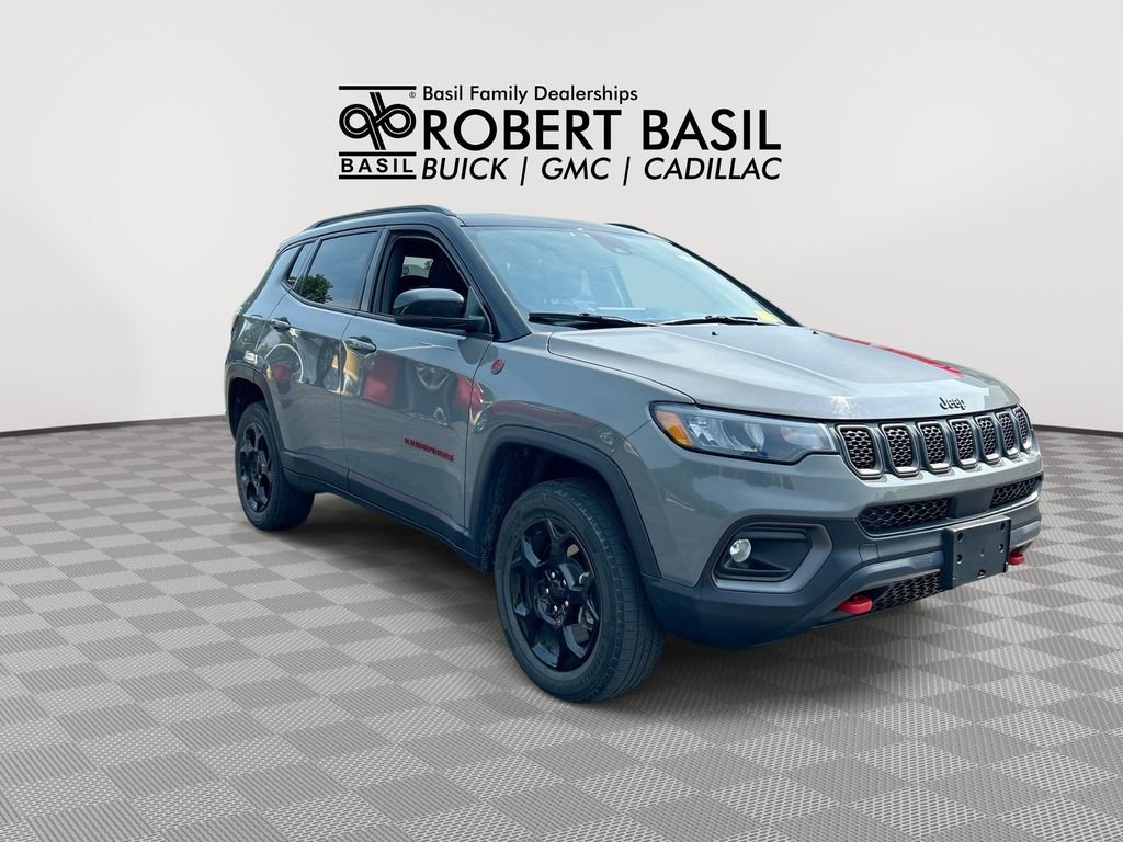 Used 2024 Gray Jeep Trailhawk image 2