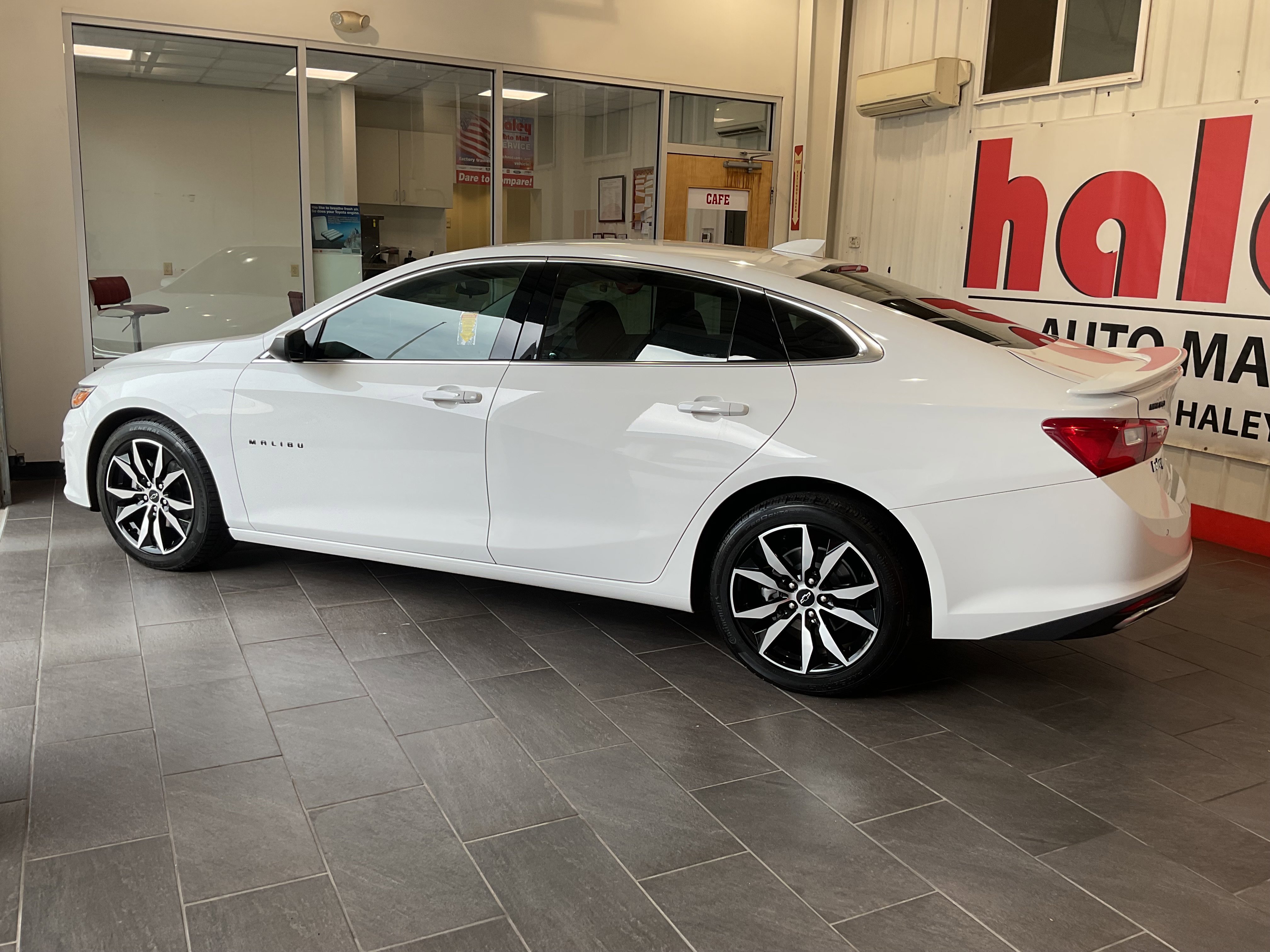 Used 2025 Summit White Chevrolet RS image 5