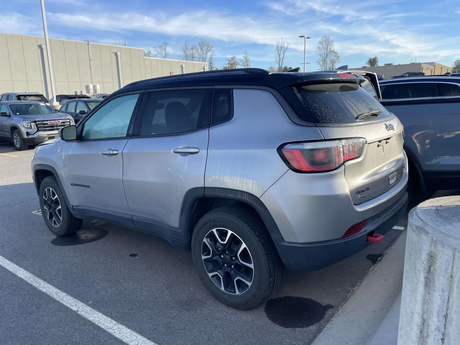 Used 2020  Jeep Trailhawk image 3