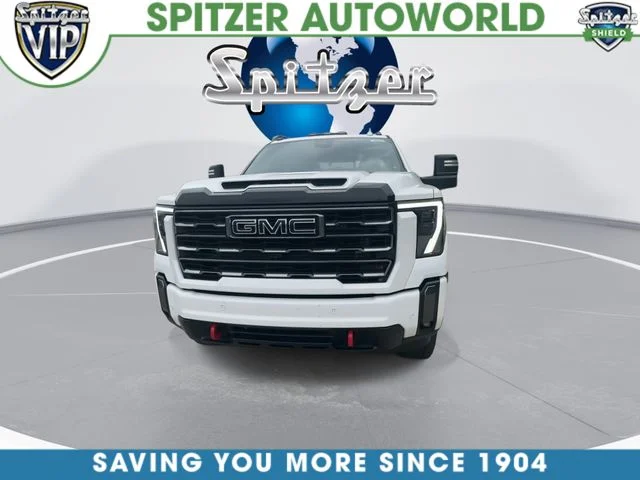 Used 2024 White GMC AT4 image 3