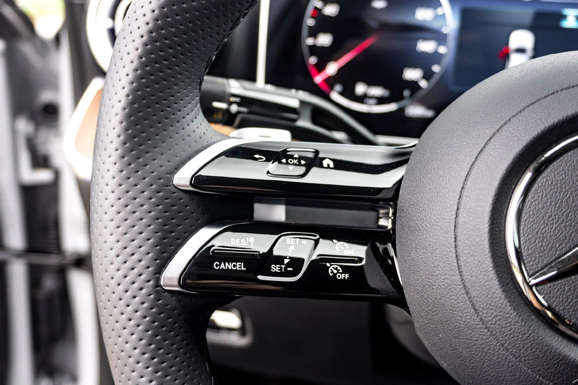 2025 Mercedes-Benz C-Class Sedan C 300 - Photo 18