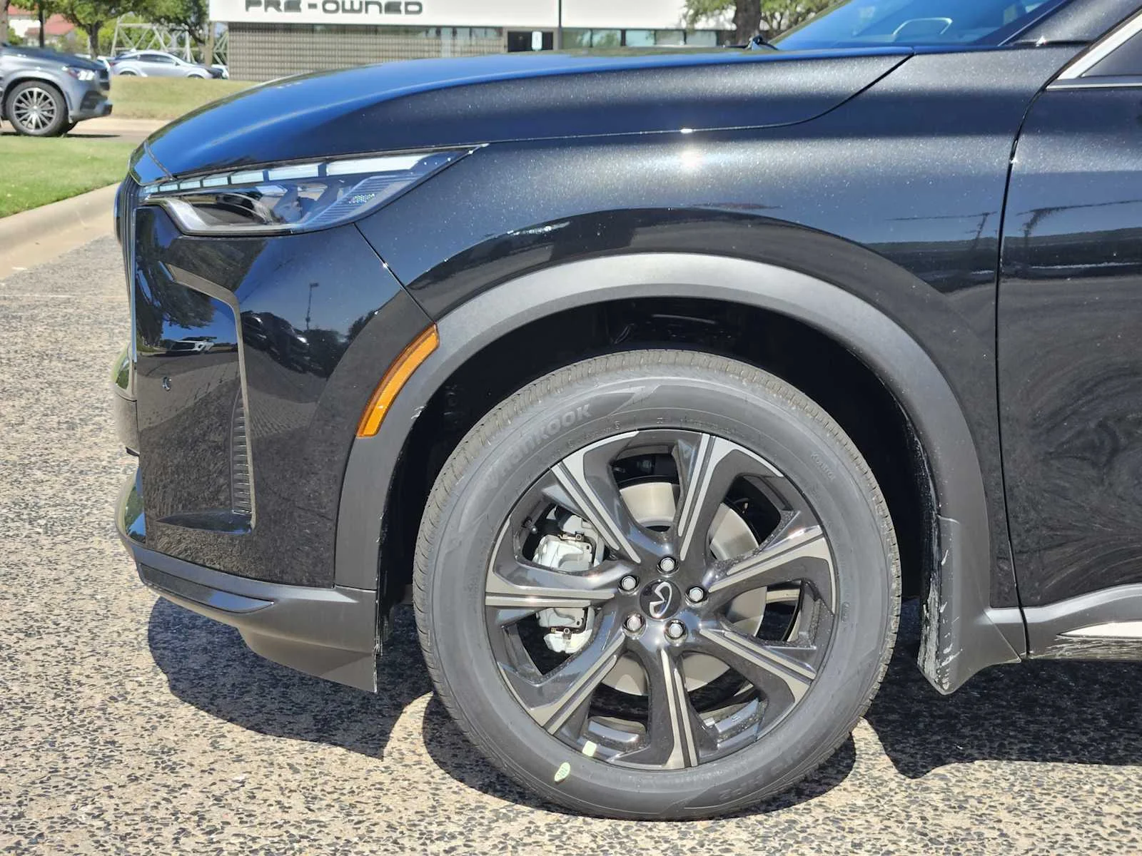 New 2027 MINERAL BLACK INFINITI Autograph AWD image 5