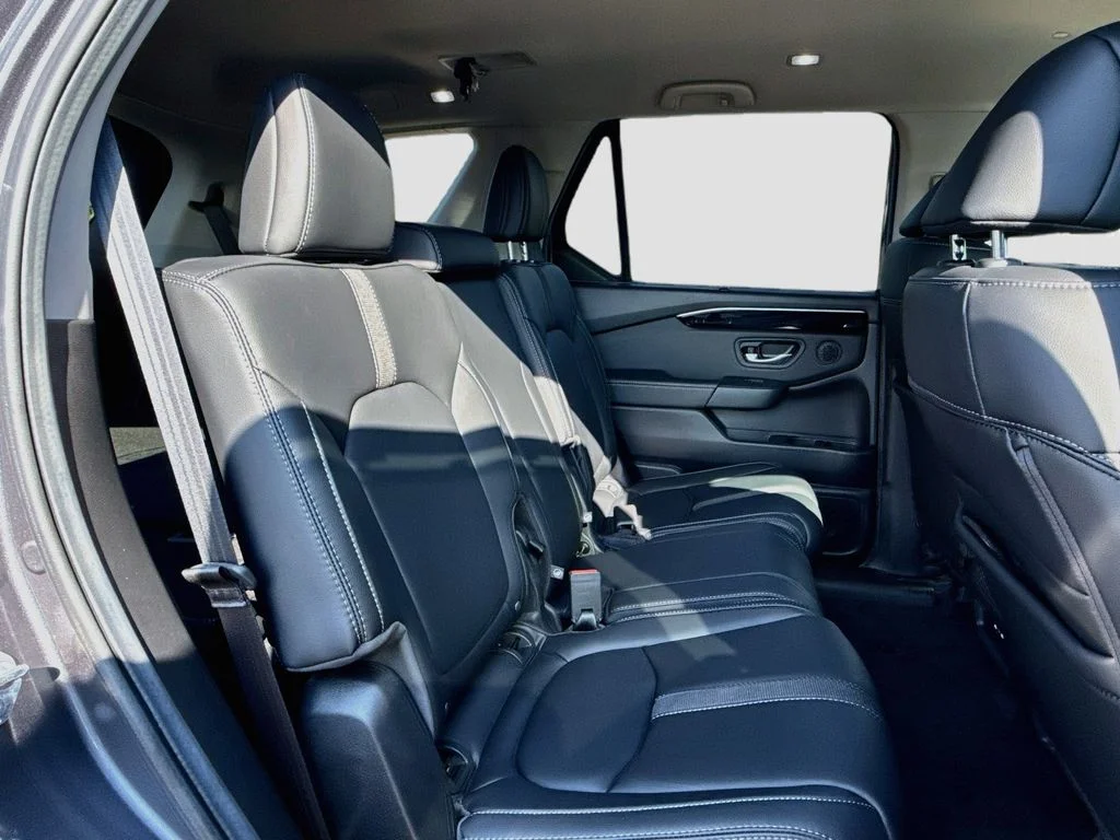 2025 Honda Pilot EX-L - Photo 30